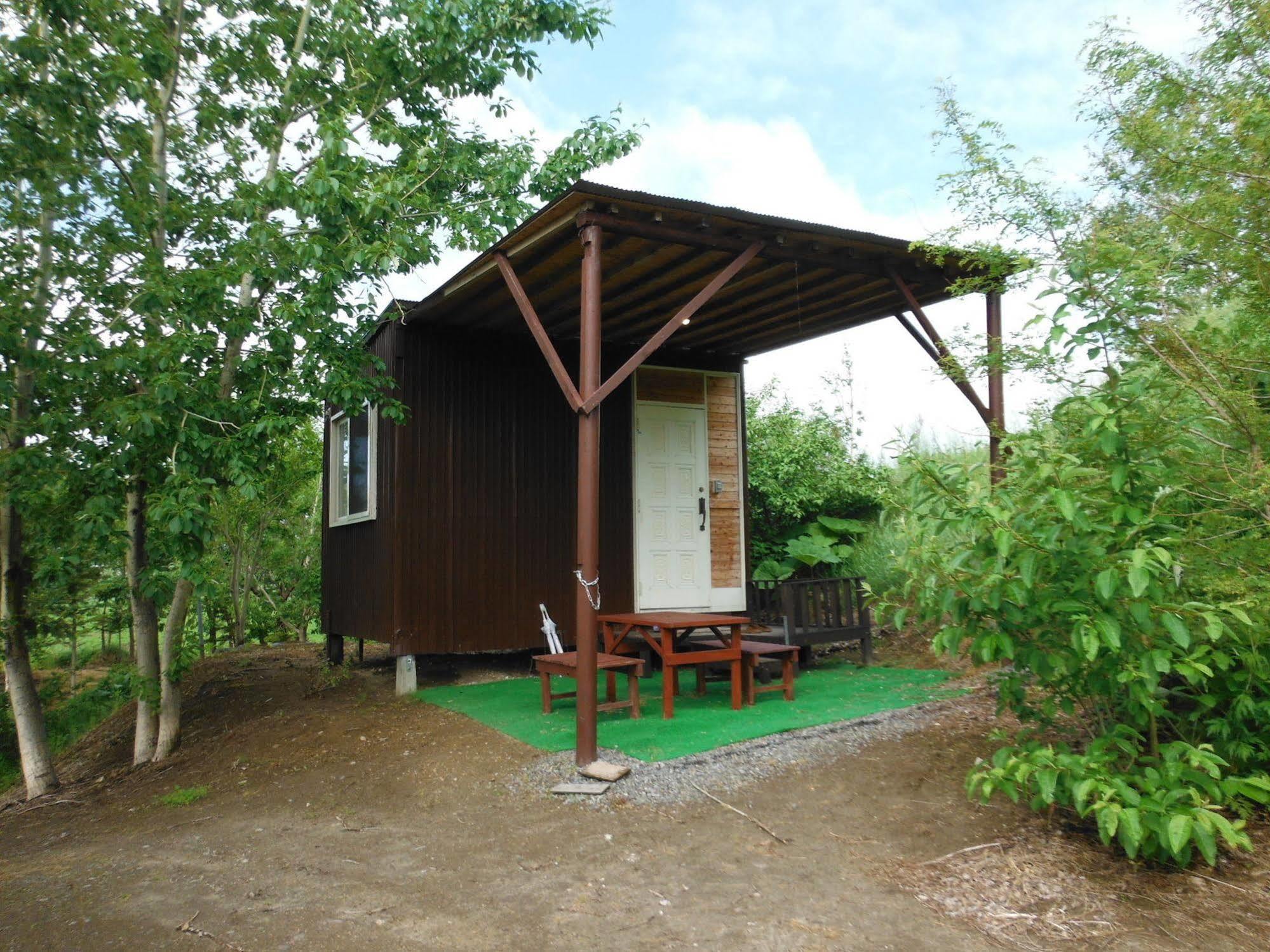 Хостел Clione Campground Сярі Екстер'єр фото